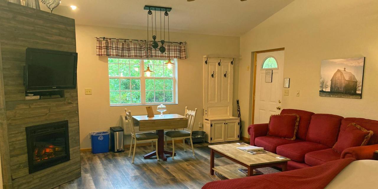 Hawk Valley Retreat & Cottages Galena Extérieur photo