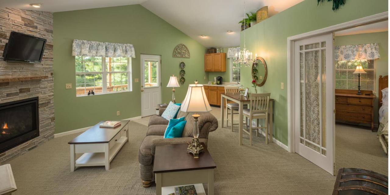 Hawk Valley Retreat & Cottages Galena Extérieur photo